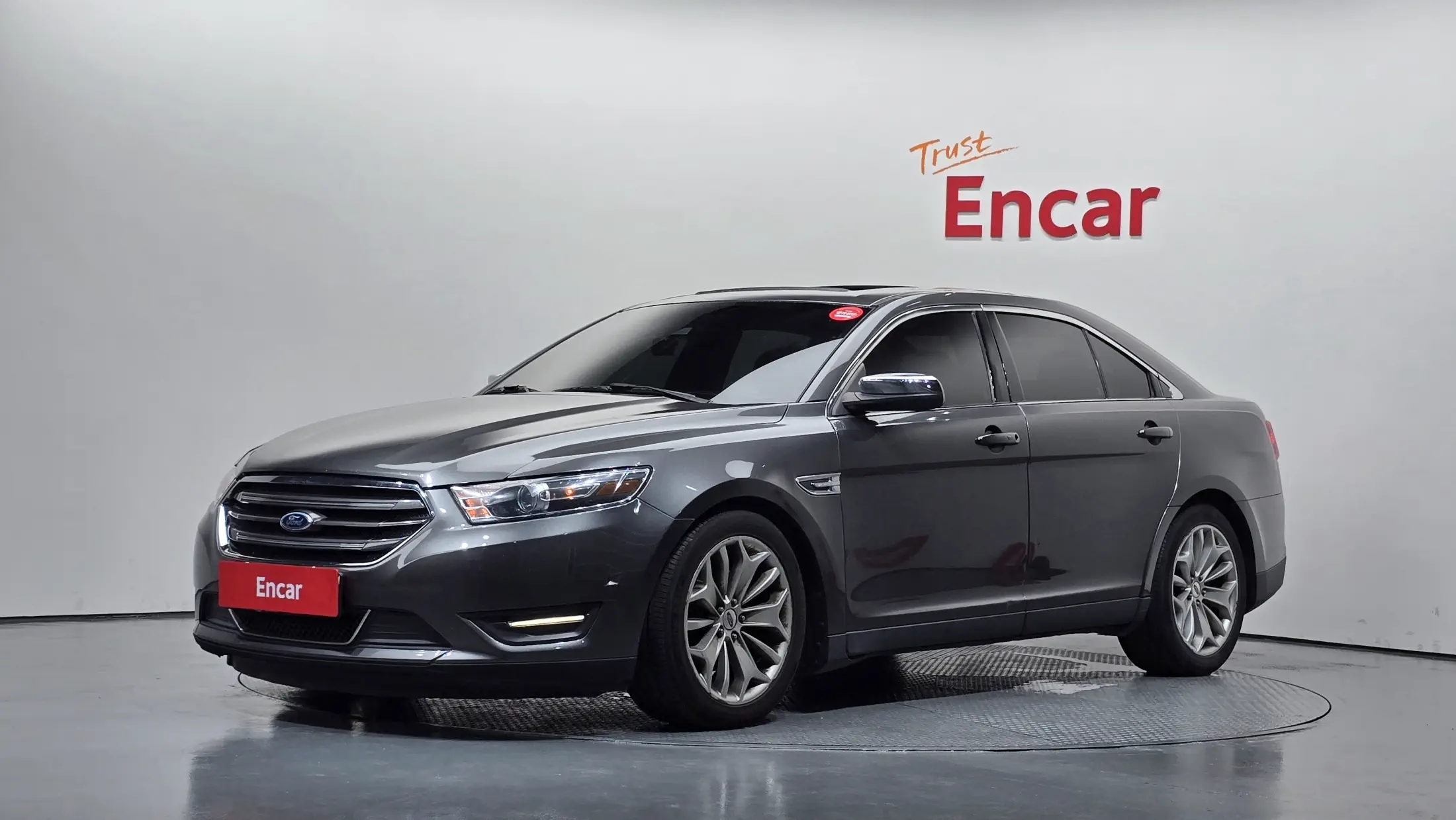 FORD TAURUS 2016 г.