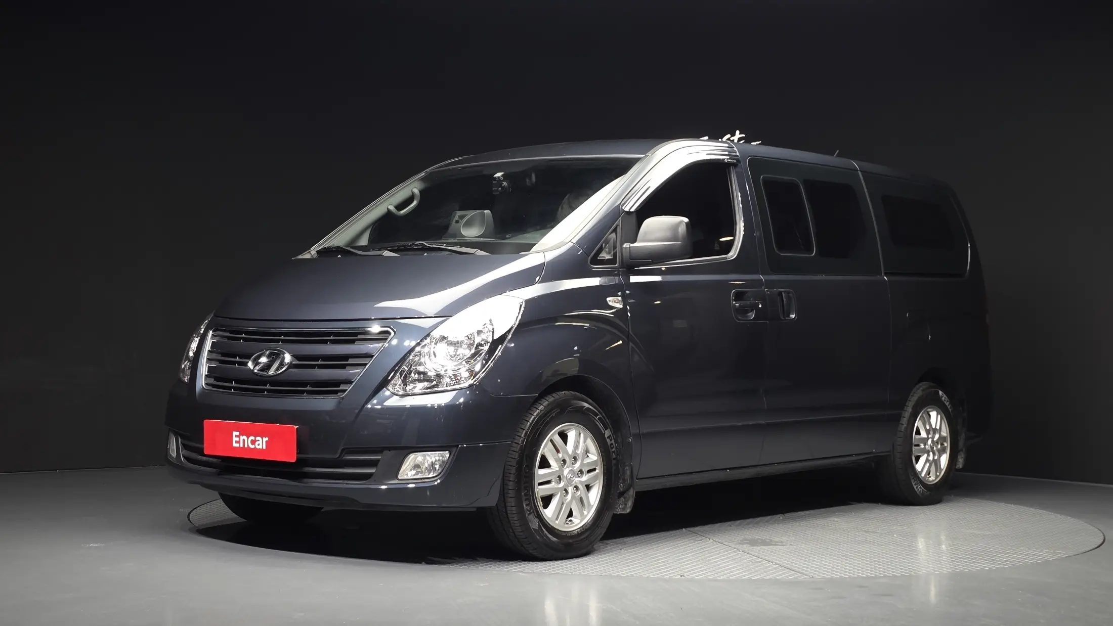 HYUNDAI GRAND STAREX 2016 г.