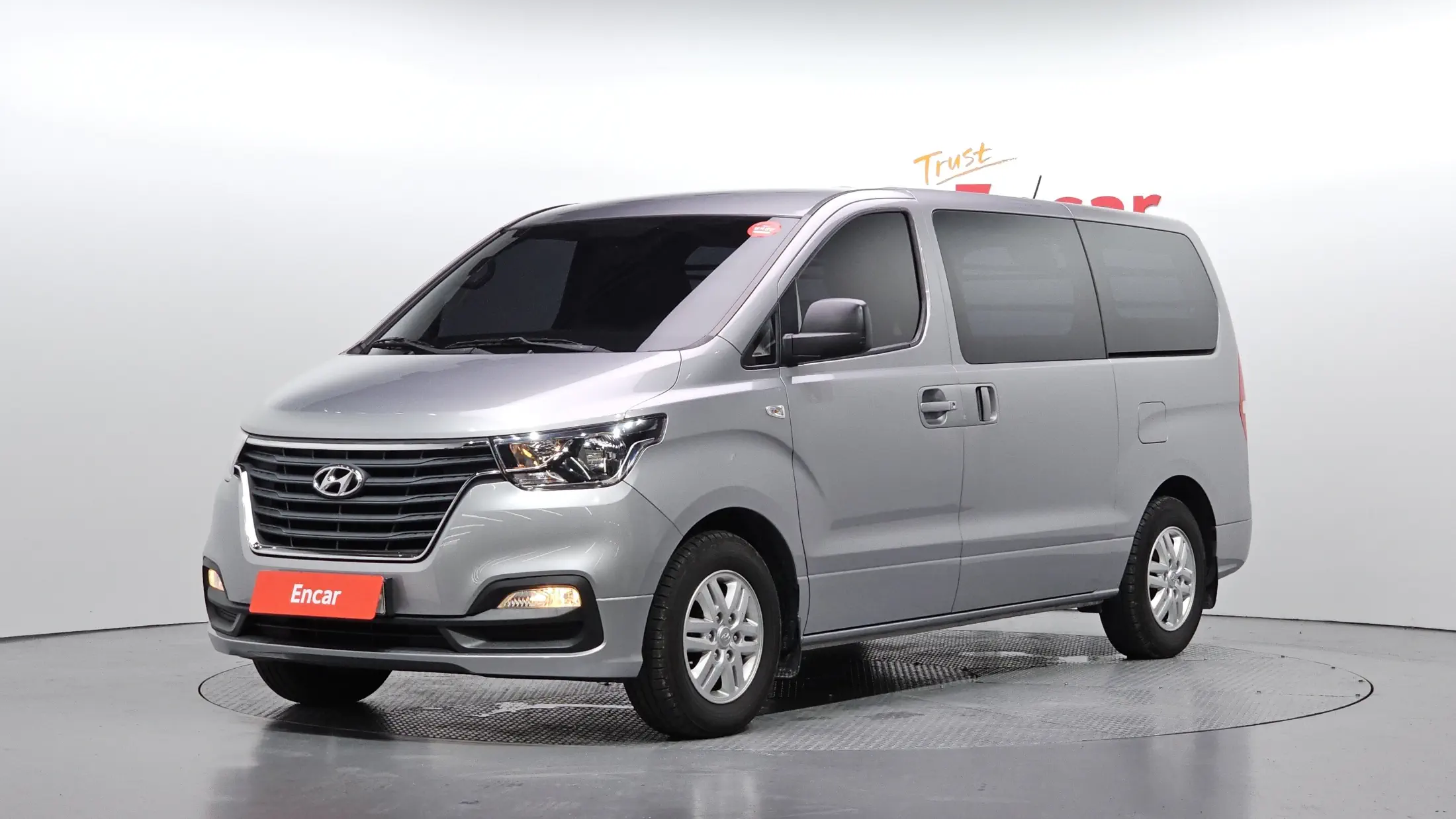 HYUNDAI GRAND STAREX 2019 г.